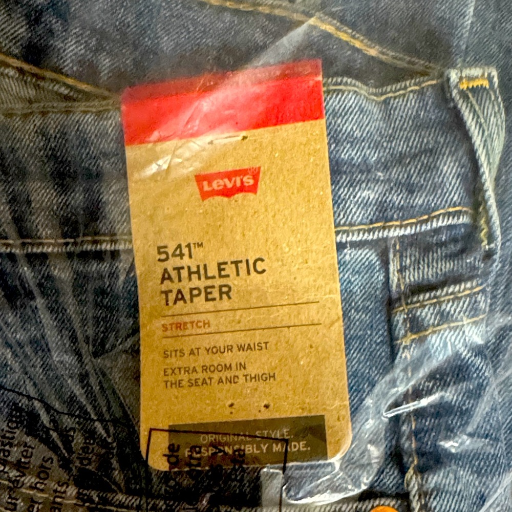Levi's Men's Blue Athletic Taper Jeans